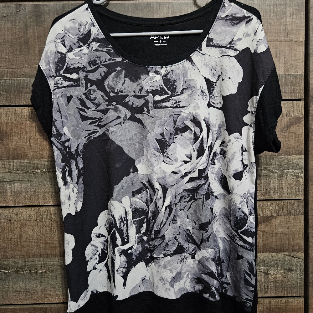 Floral Short Sleeve Blouse
